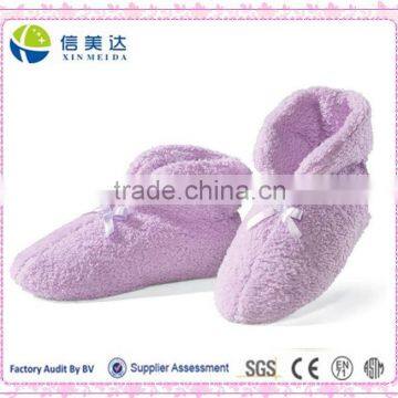 Wholesale soft and fluffy plush indoor slipper with 4 colors