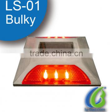 LS-01 Aluminum solar LED road studs with high reflective lens