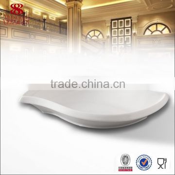 Wholesale hotel crockery items, leaf shape china plate