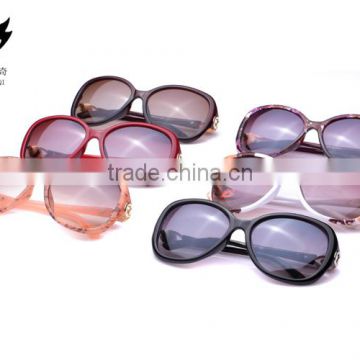 Classic personalized sunglasses for women