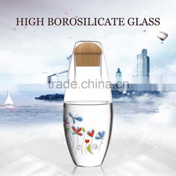 handmade high borosilicate glass 800ml glass water bottle with lid with cover