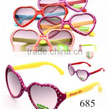 Wholesales Cheapest Simple Plastic Heart Children Sunglasses