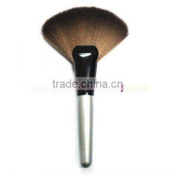 makeup fan brush