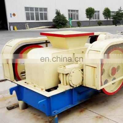 Double roll crusher for stone crushing