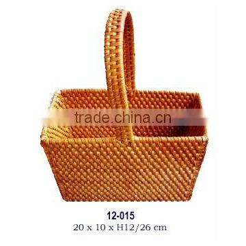 Square rattan fruit basket with handle