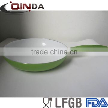Non-stick ceramic baking pan with soft-silicone handleC QD-FC006