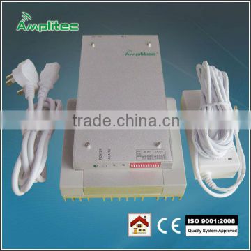 PCS /GSM 1900 band selective repeater with built-in antenna
