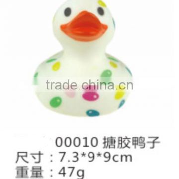 colorful bath duck/Hot selling small pvc toy duck cute dotted colourful floating duck/baby bath toy