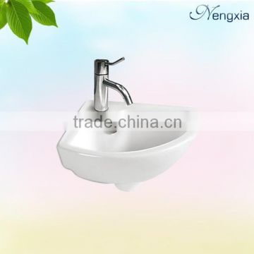 Z001 ceramic triangular wash basin