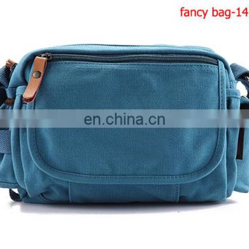 2015Fashionable strong canvas material shoulder bag for teenager boys