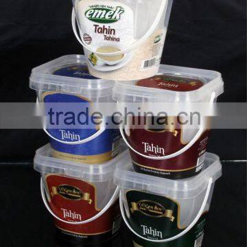 850 ml Plastic Container (round on the bottom and square on the top)