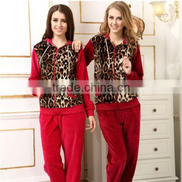 New winter pajamas classic leopard design polyester modern family red colored pajamas for women