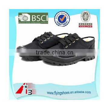 2016 Hot selling canvas PVC injection shoes