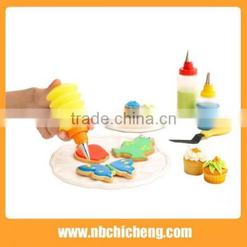 Plastic Cake Decoration Tool Set/Cake Decoration Gun