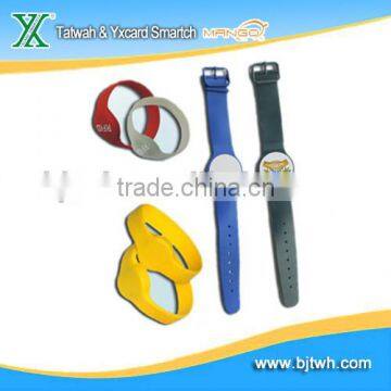 Customized design ISO14443A silicone bracelet, silicone ridf wristband