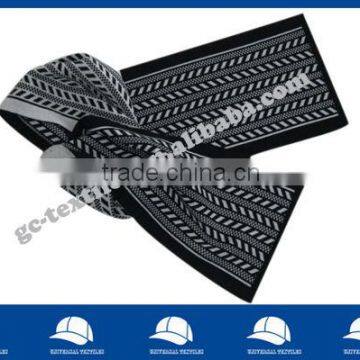 men scarf with striped jacquard pattern