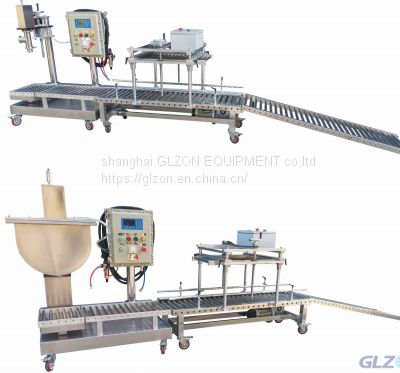 Automatic filling and capping line for plastic bucket