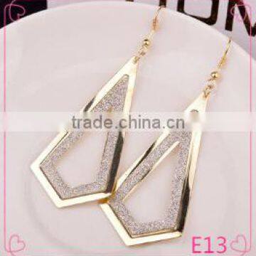 Latest design hot sale simple hollow irregular figure brass gold plated earring jewelry