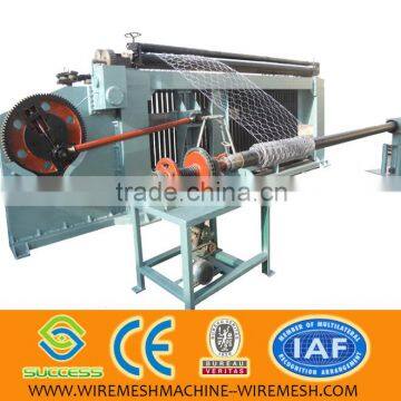 Heavy-duty hexagonal wire mesh machine