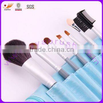 Makeup brush with the sythetic hair and artificial leather pouch