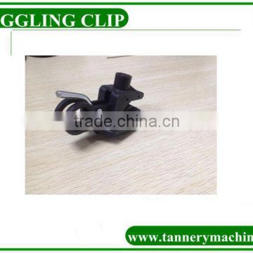common plastic toggling machine clips