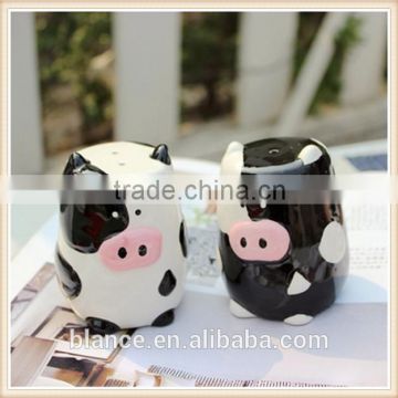 salt & pepper ceramic cow shakers