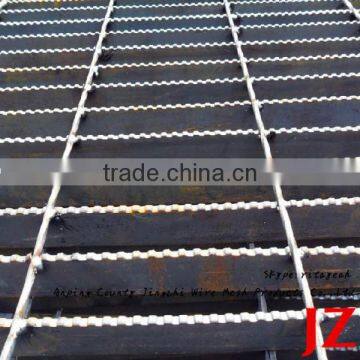 hot sale serrated plate welded metal steel grating