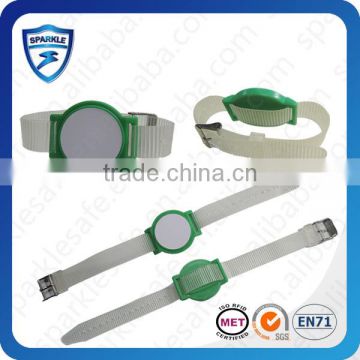 Best price hot sell 13.56mhz silicon rfid bracelet for swimming pool