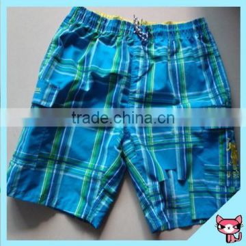 China Factory Manufacturer Grid Hot Short Pants for Men