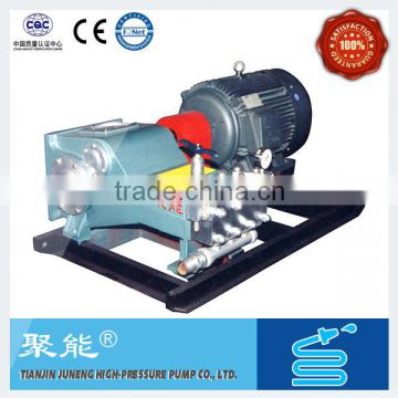 High pressure washing machine for high temperature water transport and cleaning