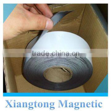 Small Size Customized Strong Rubber Magnet Roll with Self-adhesive