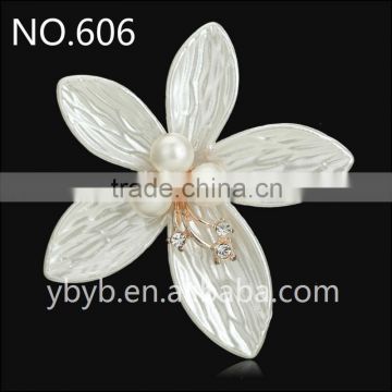 white petal shape centerl rhinestone garment accessory for fashion dress