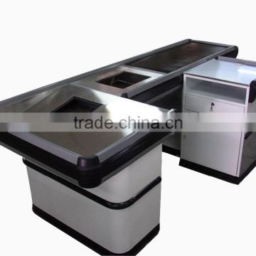 checkout stand/counter with conveyor belt