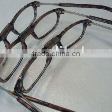Plastic Reading eyeglass with big U holder