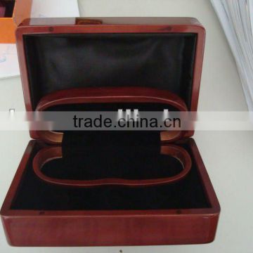 luxurious top grand wooden glasses case