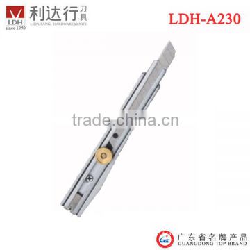 { LDH-B230 } Professional zinc alloy carbon steel utility knife