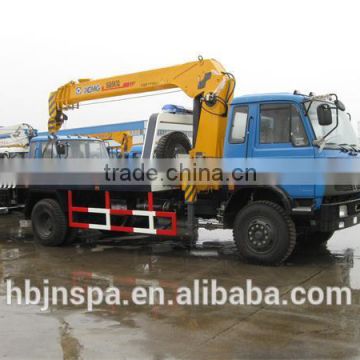 4*2 good price dongfeng tow truck mounted crane for sale