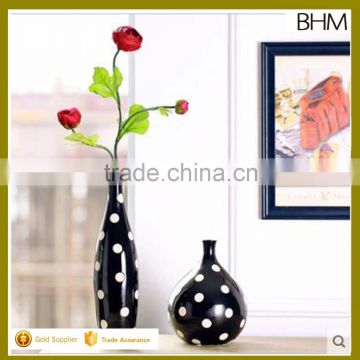 long neck ball shape ceramic red and white vases from jingdezhen factory