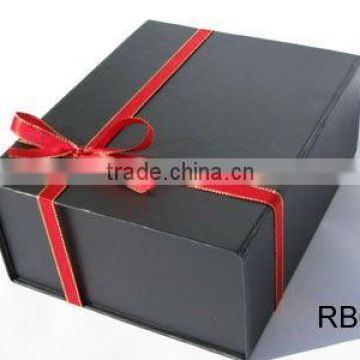 Magnetic gift box