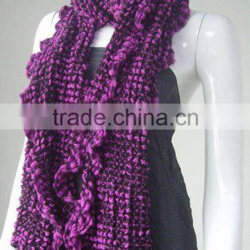 Crinkle scarf with diamond pot