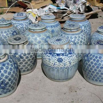Antique porcelain blue and white painting vase