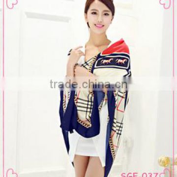 Hot-selling fashion hot design lady cotton square magic scarf for wholesale