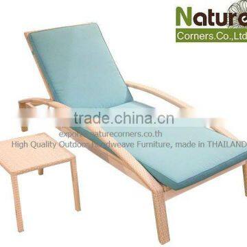 TF1090 outdoor rattan chaise lounger with side table