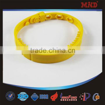 MDW72 Custom LF/HF/UHF RFID Silicone Waterproof Wristbands in china