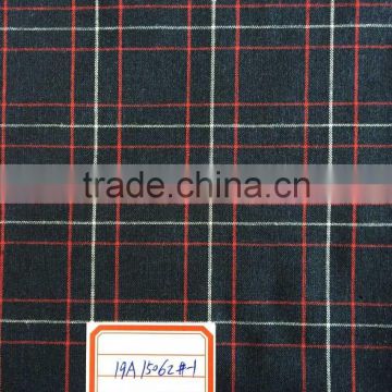 Woven fabric fashion dyed cotton polyester plaid fabric for shirt