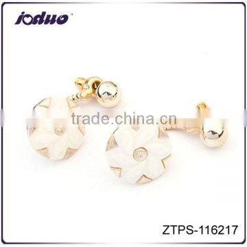 Wholesale 2016 Pure And Fresh Style Flower Plastic Earrings