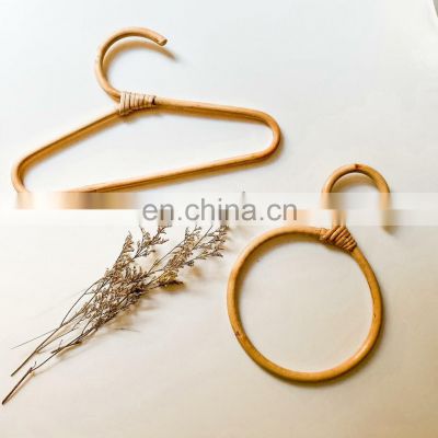 Hot Sale Set Of 2 Basic Handmade Rattan Round Clothes Hanger Hook For Kid and Adults Vintage Style Vietnam Supplier