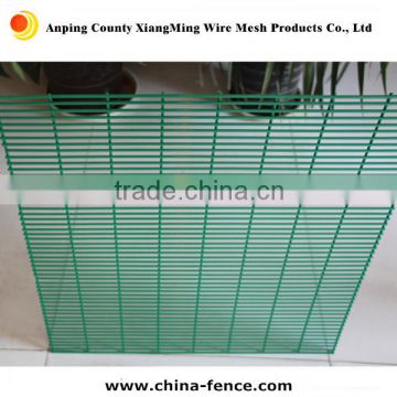 wire mesh fence / 358 fence