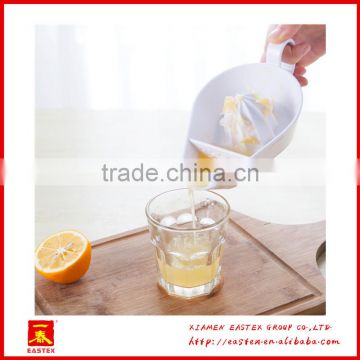 Manual convenient use mini orange and lemon juicer