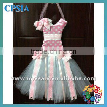 tutu bow holder with light pink with white dot